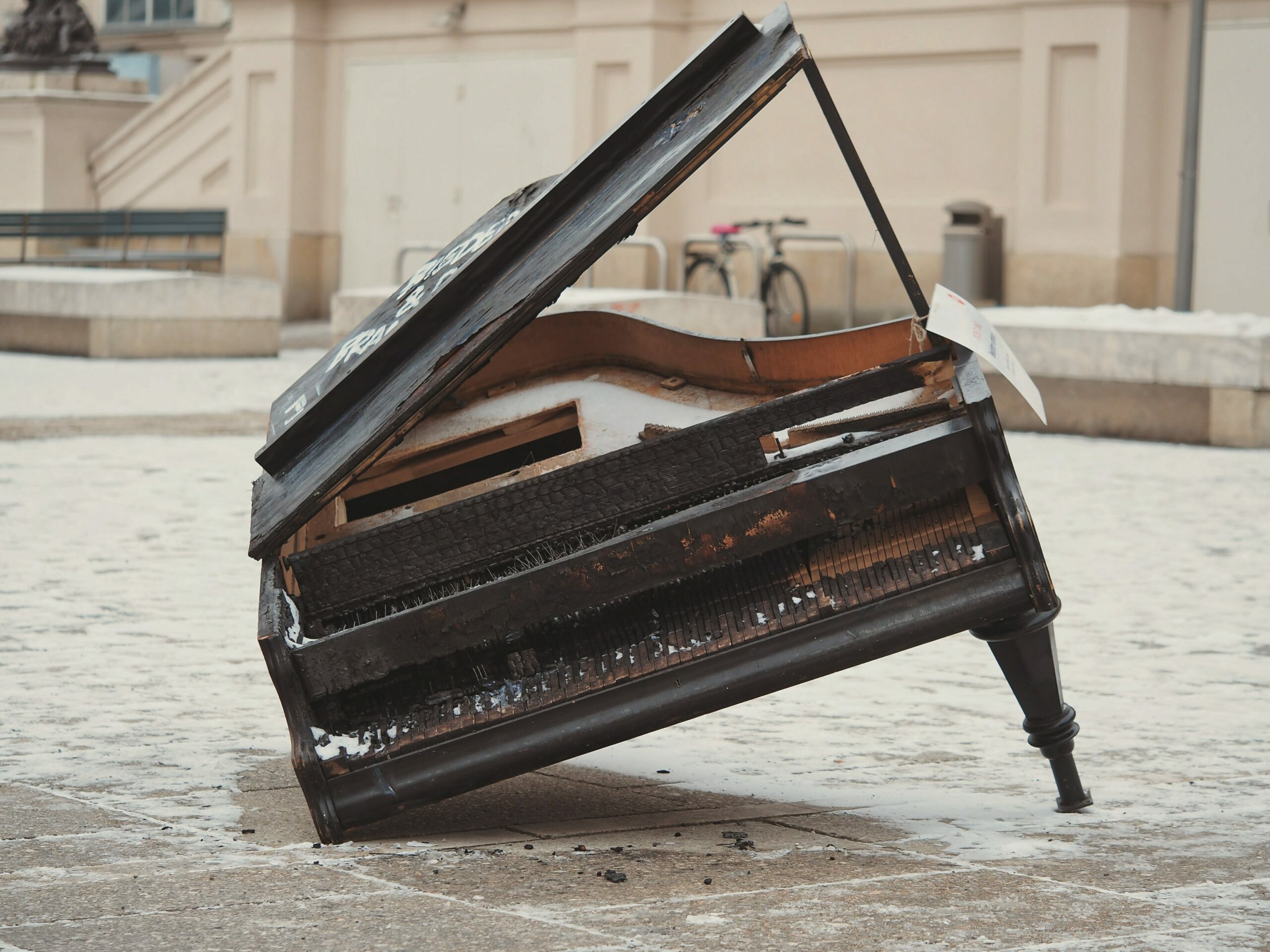 GramArt har markedets beste instrumentforsikring Photo by Adrian Swancar on Unsplash